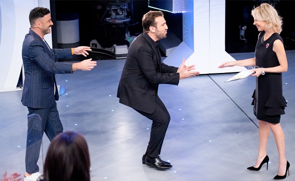 Programmi TV di stasera, sabato 19 febbraio 2022. A «C’è Posta per Te» Pio e Amedeo e Lorenzo Insigne