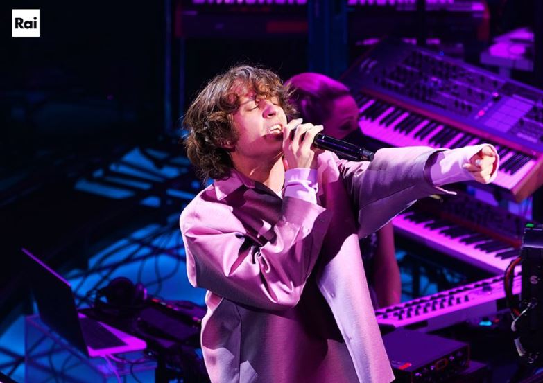 Sanremo 2022, prima classifica generale. Elisa supera Mahmood e Blanco, Zanicchi ventesima