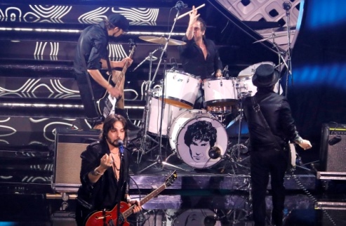 Sanremo 2022: l’omaggio delle Vibrazioni a Stefano D’Orazio (e la stoccata al Festival dello scorso anno)