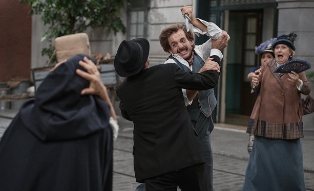 Una Vita, anticipazioni (7-12 febbraio 2022): Un fan pazzo tenta di accoltellare Bellita