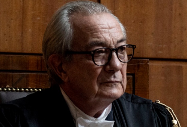 Vostro Onore - Remo Girone