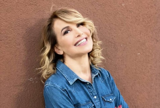 Barbara D’Urso torna alla domenica pomeriggio di Canale 5: è ospite di Verissimo