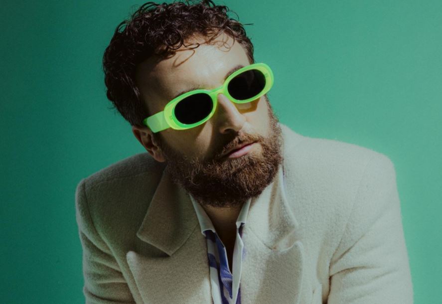 Classifica Fimi: Sangiovanni scavalca Irama. Tra gli album, l’esordio di Tommaso Paradiso non va oltre il quinto posto, Dargen D’Amico debutta settimo