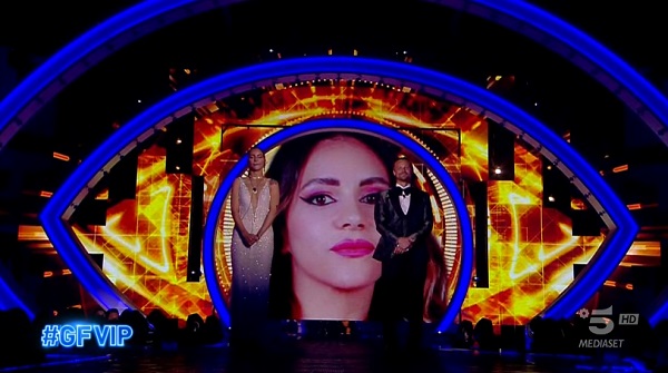 Grande Fratello Vip: la finale consacra Jessica davanti a Davide e Barù, Lulù giù dal podio. Signorini dà appuntamento a settembre