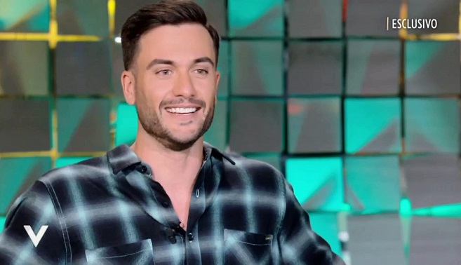 Pierpaolo Pretelli: «In Rai ho fatto un’azione da botulino. Ho ringiovanito un po’». Poi le scuse – Video