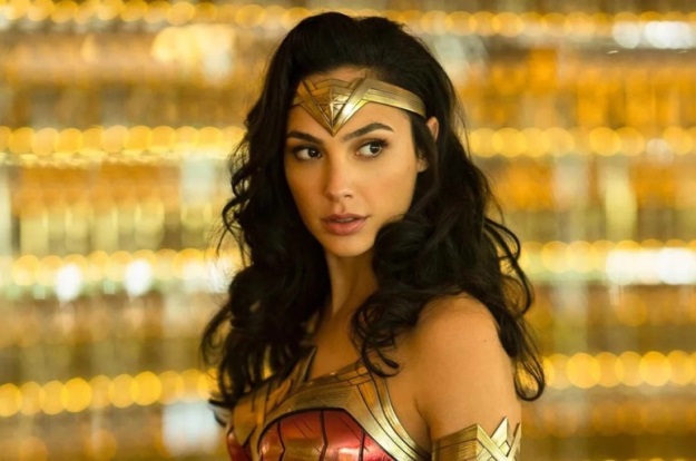 Programmi TV di stasera, martedì 8 marzo 2022. Rai 1 celebra la Festa della Donna con Ruth Bader Ginsburg, Italia 1 con Wonder Woman