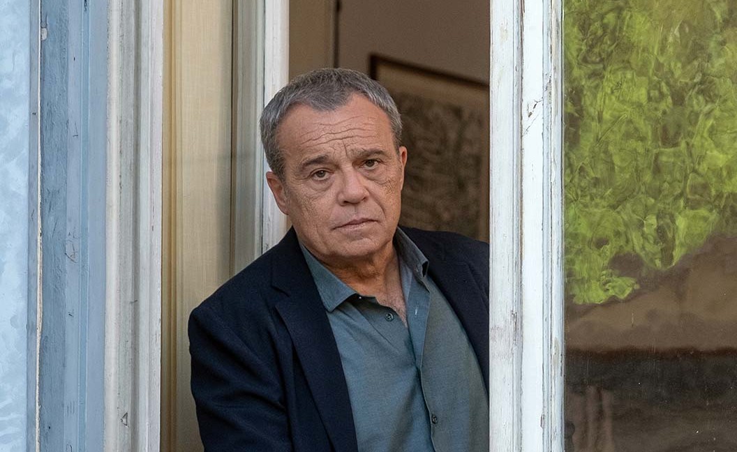 Ascolti TV | Lunedì 11 aprile 2022. Nero a Metà mantiene il risultato (21.3% – 4.4 mln), L’Isola recupera (19% – 2.7 mln). La serie con Zelensky 3.1%, Battiti Live 3.6%