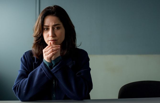 Gli spiegoni spoiler della Rai buttateli dalla scogliera