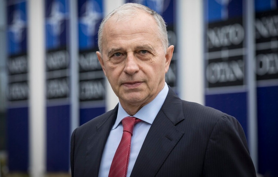 Programmi TV di stasera, giovedì 7 aprile 2022. A PiazzaPulita il vice segretario generale della NATO Mircea Geoana