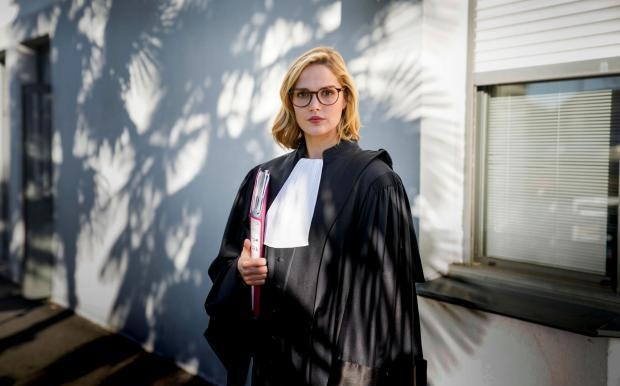 Programmi TV di stasera, mercoledì 27 aprile 2022. Su Canale 5 debutta ‘Un’altra verità’