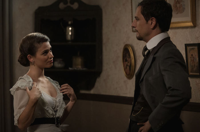 Una Vita, anticipazioni (10-16 aprile 2022): Natalia aggredita per strada. Chi è stato?