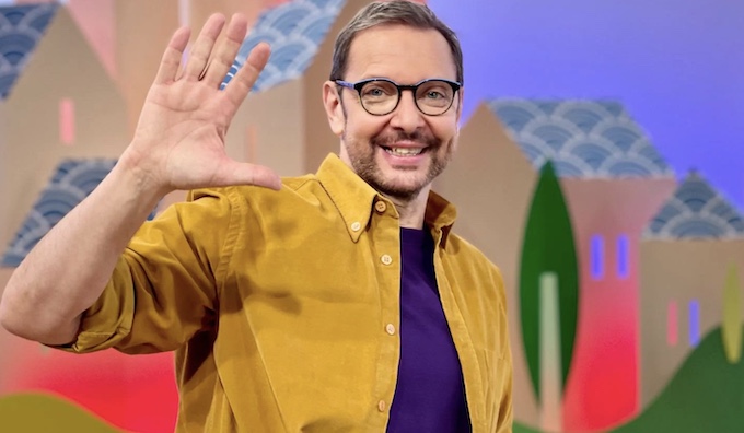 Tonio Cartonio torna in TV con un «Calzino»