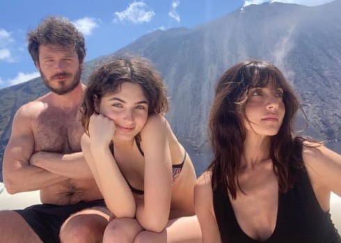 Andrea Bosca, Tecla Insolia e Ambra (da Instagram)