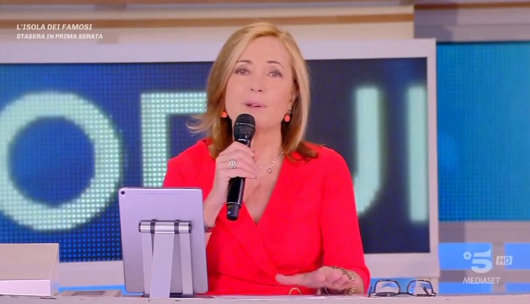 Barbara Palombelli saluta commossa il pubblico di Forum: «Quest’anno è stato un po’ difficile anche per me, personalmente» – Video