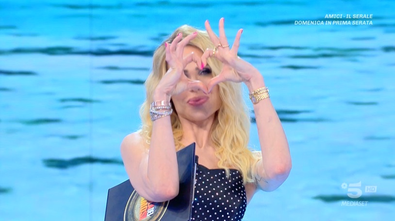 Ascolti TV | Venerdì 13 maggio 2022. All’Isola bastano 2,3 milioni (19%) per battere The Band (2 mln – 13.3%), Crozza sfiora il 7%, Questa è Casa Mia 0.9%