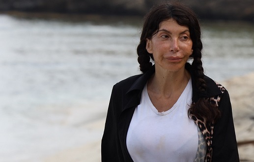 Isola dei Famosi, Carmen ‘azzanna’ Marco Maccarini: «Buffone, da quando sei arrivato stai facendo tutte ca**ate» – Video