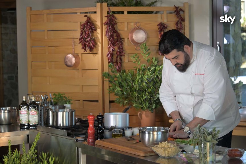 Cucine da Incubo 8 fa tappa in Calabria: tutti ‘Da Mario’ con lo chef Cannavacciuolo