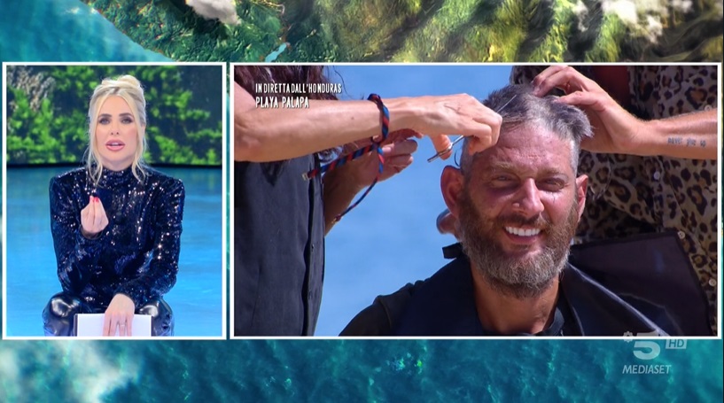 Edoardo rasato a zero - Isola dei Famosi 2022