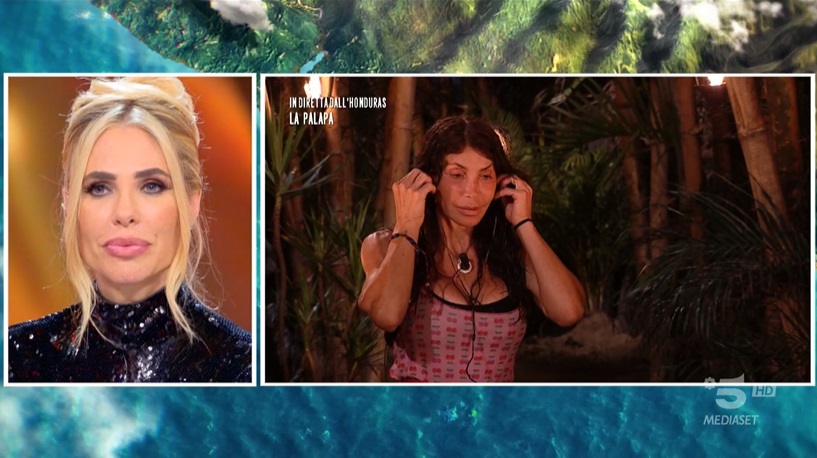 Isola dei Famosi 2022, ventesima puntata – In 5 al televoto, Mercedesz e Gennaro rientrano in gioco, eliminata Fabrizia, Roger da solo su Playa Sgamadissima