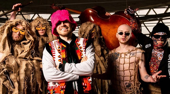 Dall’Ucraina all’Eurovision Song Contest. I (favoriti) Kalush Orchestra cantano ‘Stefania’ – Ascolta