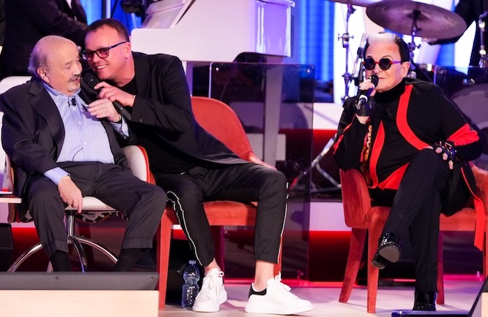 L’intervento di Fiorello al Maurizio Costanzo Show (Video). Tutti gli ospiti