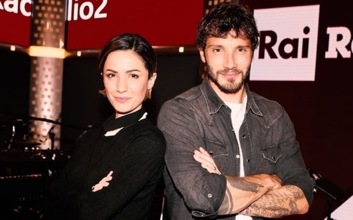 Andrea Delogu e Stefano De Martino per il ‘Festivalbar’ di Rai2 prodotto da F&P. Ma la Rai se ne infischia della policy sul conflitto di interesse?