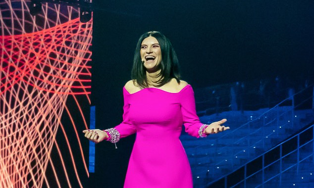 Eurovision omaggia Sanremo: «E’ la settimana dell’anno in cui siamo Zitti e Buoni». Ma Rai1 lo copre con la pubblicità