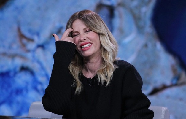 Alessia Marcuzzi in Rai con un contratto a progetto. Sarà ‘Boomerissima e politicamente scorretta’