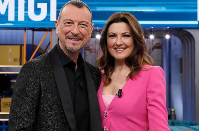 Amadeus e Giovanna conducono l’incontro di Papa Francesco con le famiglie. Ospiti Il Volo