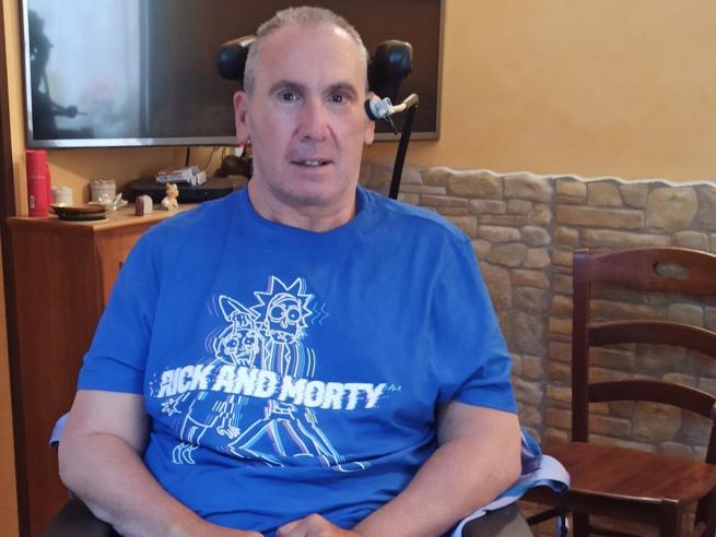 Parla Gabriele Marchetti, l’uomo rimasto tetraplegico a Ciao Darwin: «Per me è finito tutto. Bonolis non mi ha mai cercato per sapere come sto»