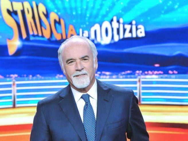 Sequestrato il libro di Striscia su Baglioni. Indagati per diffamazione Ricci, Greggio, Iacchetti e il Mago Casanova: «Non abbiamo offeso nessuno. Manovra intimidatoria»