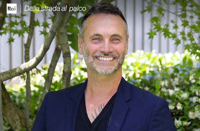 Dalla Strada al Palco: Rai2 e Carlo Conti ci riprovano col talent. Ce la faranno?