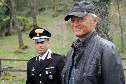 Ascolti TV | Giovedì 2 Giugno 2022. Don Matteo vince anche in replica (18.9%), La Mia Banda Suona il Pop 12.4%. I comici della Lamborghini (2.7%) battono il doc con Veltroni (2.2%). Frecce Tricolori al 40.3%