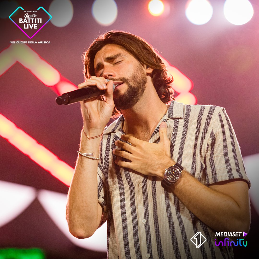 Alvaro Soler - Battiti Live (Foto Twitter Mediaset Infinity)