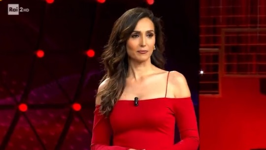 Caterina Balivo ha un dubbio: «Conduco o non conduco?» – Promo