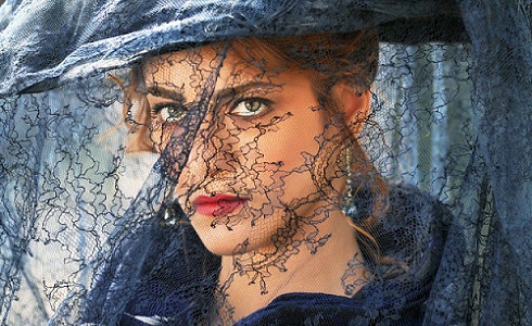 Programmi TV di stasera, domenica 31 luglio 2022. Su Rai1 torna ‘La Dama Velata’