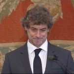 Alberto Angela durante i funerali di Piero Angela