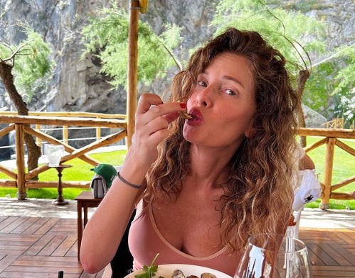 Alessia Marcuzzi, dramma sfiorato mentre ingoiava un polipo: «Ho pensato di morire». Salvata dalla moglie di Facchinetti