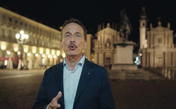 Programmi TV di stasera, martedì 16 agosto 2022. Canale 5 ripropone Viaggio nella Grande Bellezza