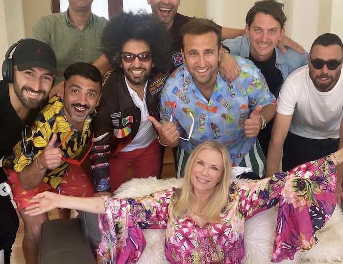 Gli ospiti di EmiGratis. Pio e Amedeo vanno da Mahmood e sul set di Beautiful