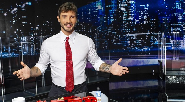 Sing Sing Sing: salta il nuovo programma di Stefano De Martino, al suo posto Stasera Tutto è Possibile