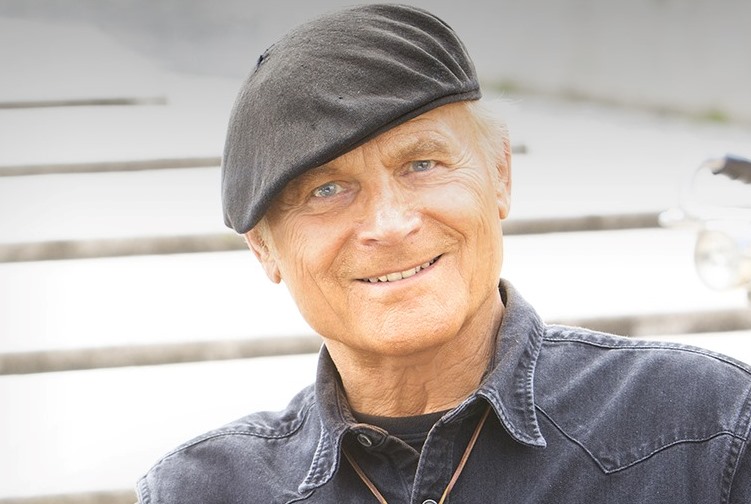 Ascolti TV | Giovedì 4 agosto 2022. Don Matteo leader anche in replica (15.1%), Giù le Mani dalle Nostre Figlie fermo all’8.9%. Il Tim Summer Hits chiude al 10.4%. Terra Amara da record (23.2%), Beautiful 21.2%