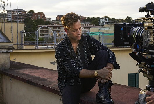 Alessandro Borghi nei panni di Rocco Siffredi