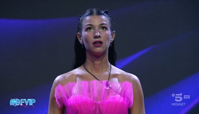 Elettra Lamborghini diffida il Grande Fratello e la sorella – Video