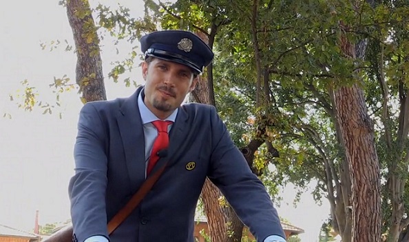 Giovanni è il nuovo postino di C’è Posta per Te