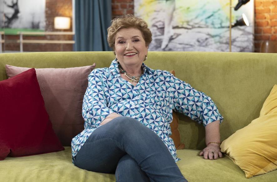 Programmi TV di stasera, martedì 13 settembre 2022. Su Rai 2 secondo appuntamento con Nudi per la Vita