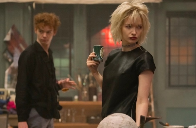 Pistol - Thomas Brodie-Sangster e Talulah Riley