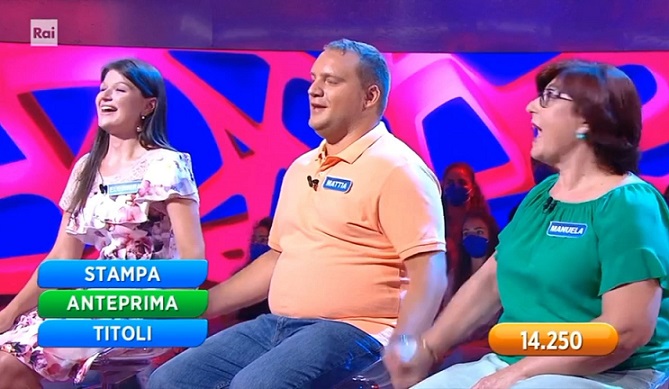 Reazione a Catena: solo su Raiplay il prosieguo della puntata interrotta per la morte della Regina Elisabetta. Ecco com’è andata a finire – Video