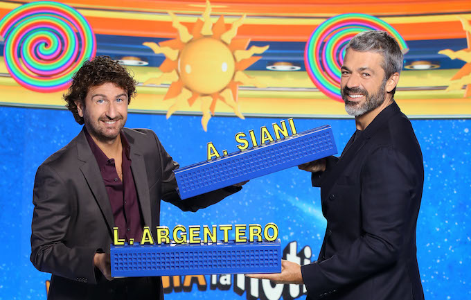 Tutti i conduttori di Striscia la Notizia 2022/2023