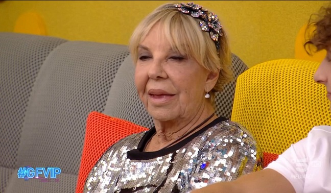 Patrizia Rossetti al GF Vip: «Non trombo da 4 anni». Wilma Goich: «Io da 20. Pensa un po’»  – Video